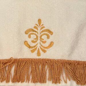 Vintage cannon white and gold fleur de lis bath towel with gold fringe